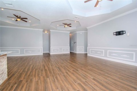 House in Tampa, Florida 4 bedrooms, 182.74 sq.m. № 1887019 - photo 19