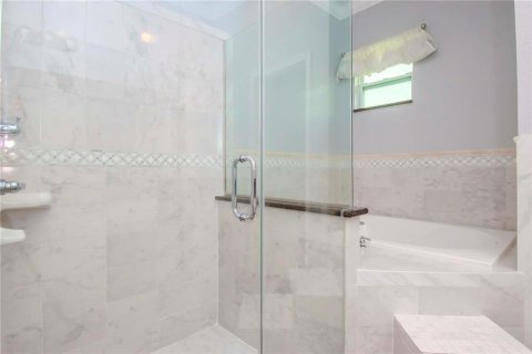 House in Tampa, Florida 4 bedrooms, 182.74 sq.m. № 1887019 - photo 29