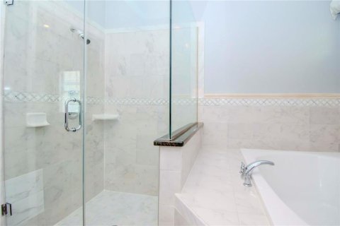 House in Tampa, Florida 4 bedrooms, 182.74 sq.m. № 1887019 - photo 30
