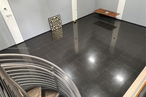 Propiedad comercial en alquiler en Doral, Florida № 884420 - foto 1