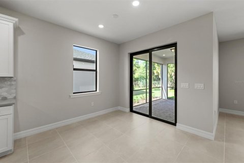 Villa ou maison à vendre à North Port, Floride: 4 chambres, 171.87 m2 № 2405403 - photo 6