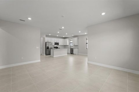 Villa ou maison à vendre à North Port, Floride: 4 chambres, 171.87 m2 № 2405403 - photo 5