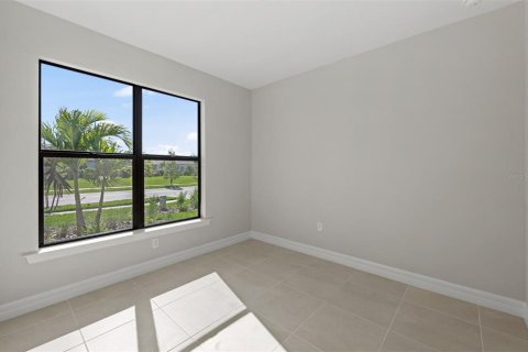 Villa ou maison à vendre à North Port, Floride: 4 chambres, 171.87 m2 № 2405403 - photo 10