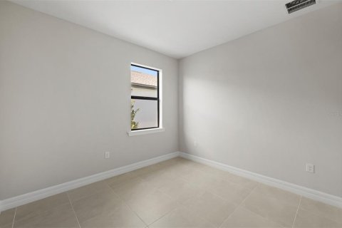 Villa ou maison à vendre à North Port, Floride: 4 chambres, 171.87 m2 № 2405403 - photo 11