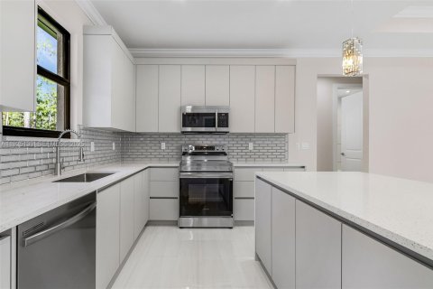 Casa en venta en Naples, Florida, 3 dormitorios, 141.12 m2 № 1983758 - foto 10