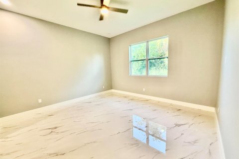 House in Port St. Lucie, Florida 3 bedrooms, 164.72 sq.m. № 2082916 - photo 10