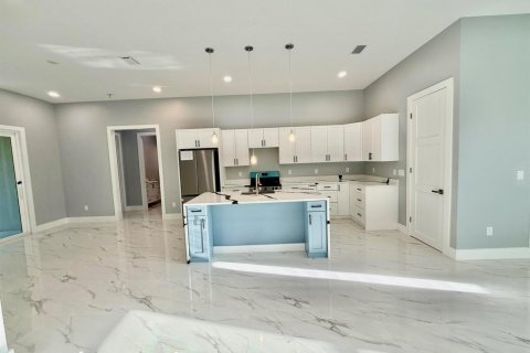 House in Port St. Lucie, Florida 3 bedrooms, 164.72 sq.m. № 2082916 - photo 5