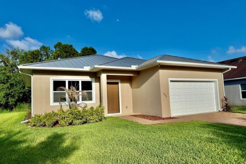 House in Port St. Lucie, Florida 3 bedrooms, 164.72 sq.m. № 2082916 - photo 3
