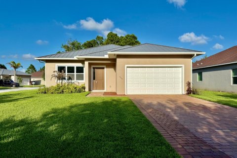 House in Port St. Lucie, Florida 3 bedrooms, 164.72 sq.m. № 2082916