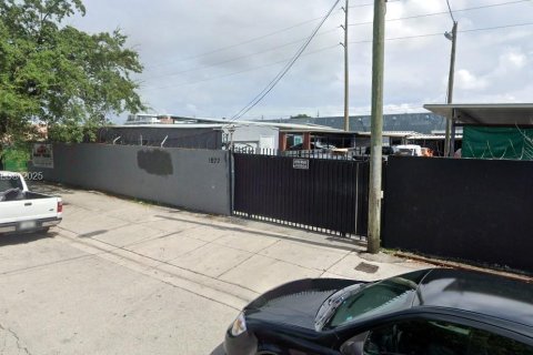 Commercial property in Miami, Florida № 1979001 - photo 5
