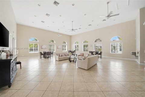 Townhouse in Homestead, Florida 2 bedrooms, 130.81 sq.m. № 2060771 - photo 30