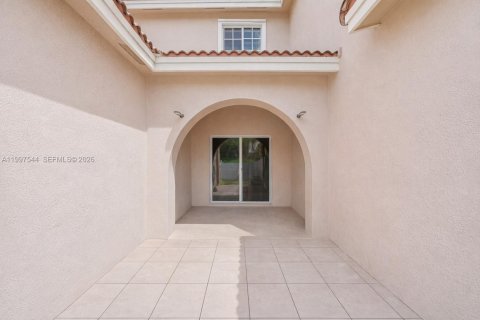 Townhouse in Homestead, Florida 2 bedrooms, 130.81 sq.m. № 2060771 - photo 5