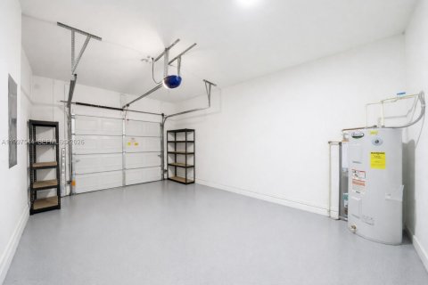 Townhouse in Homestead, Florida 2 bedrooms, 130.81 sq.m. № 2060771 - photo 26