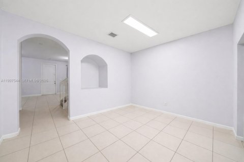 Townhouse in Homestead, Florida 2 bedrooms, 130.81 sq.m. № 2060771 - photo 6