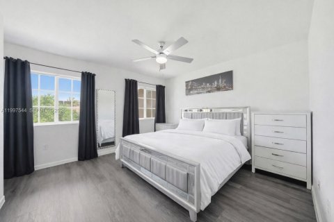 Townhouse in Homestead, Florida 2 bedrooms, 130.81 sq.m. № 2060771 - photo 17