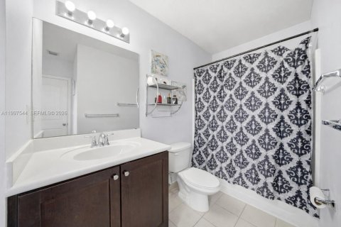 Townhouse in Homestead, Florida 2 bedrooms, 130.81 sq.m. № 2060771 - photo 22