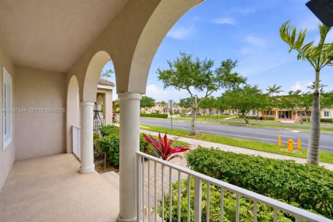 Townhouse in Homestead, Florida 2 bedrooms, 130.81 sq.m. № 2060771 - photo 4