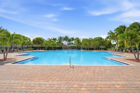 Townhouse in Homestead, Florida 2 bedrooms, 130.81 sq.m. № 2060771 - photo 28