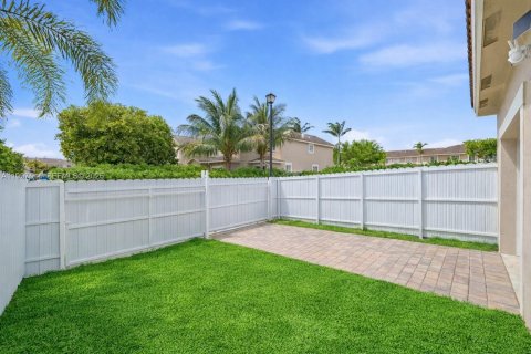 Townhouse in Homestead, Florida 2 bedrooms, 130.81 sq.m. № 2060771 - photo 3