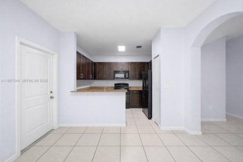 Townhouse in Homestead, Florida 2 bedrooms, 130.81 sq.m. № 2060771 - photo 8