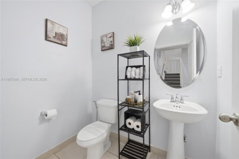 Townhouse in Homestead, Florida 2 bedrooms, 130.81 sq.m. № 2060771 - photo 16