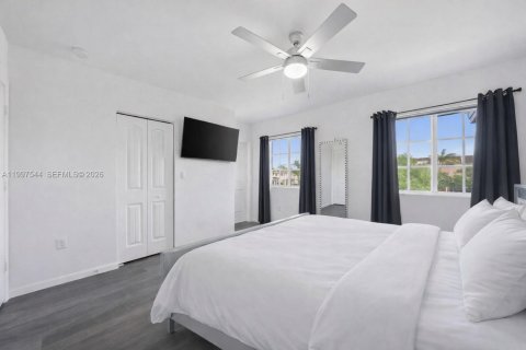 Townhouse in Homestead, Florida 2 bedrooms, 130.81 sq.m. № 2060771 - photo 18