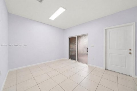 Townhouse in Homestead, Florida 2 bedrooms, 130.81 sq.m. № 2060771 - photo 7