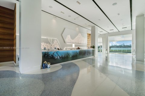 Condo in Miami Beach, Florida, 1 bedroom  № 2052850 - photo 12