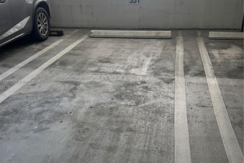 Condo in Miami Beach, Florida, 1 bedroom  № 2052850 - photo 23