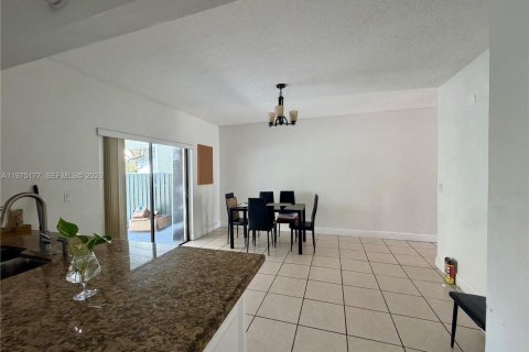 Townhouse in Miami, Florida 3 bedrooms, 149.67 sq.m. № 2040014 - photo 5
