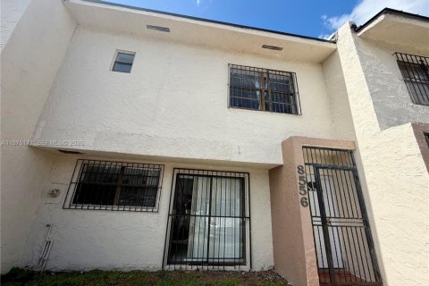 Townhouse in Miami, Florida 3 bedrooms, 149.67 sq.m. № 2040014