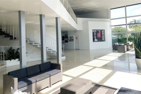 Condo in Miami Beach, Florida  № 1961725 - photo 14