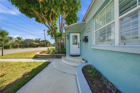 House in Tampa, Florida 4 bedrooms, 185.15 sq.m. № 2095308 - photo 3