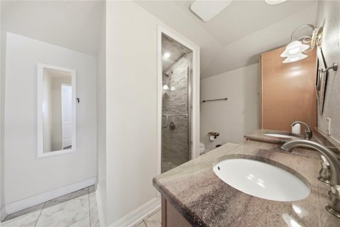 House in Tampa, Florida 4 bedrooms, 185.15 sq.m. № 2095308 - photo 21
