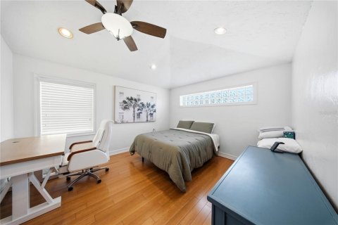 House in Tampa, Florida 4 bedrooms, 185.15 sq.m. № 2095308 - photo 26