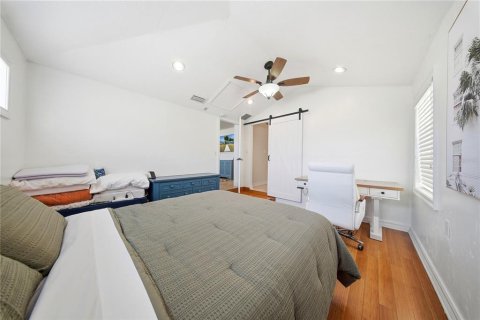 House in Tampa, Florida 4 bedrooms, 185.15 sq.m. № 2095308 - photo 25
