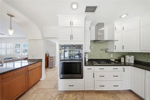 House in Tampa, Florida 4 bedrooms, 185.15 sq.m. № 2095308 - photo 15