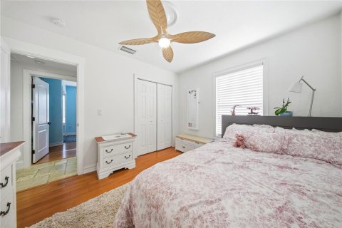 House in Tampa, Florida 4 bedrooms, 185.15 sq.m. № 2095308 - photo 29