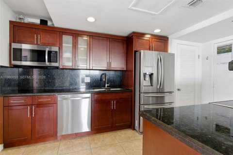 Condominio en venta en North Miami Beach, Florida, 2 dormitorios, 106.37 m2 № 2189955 - foto 10