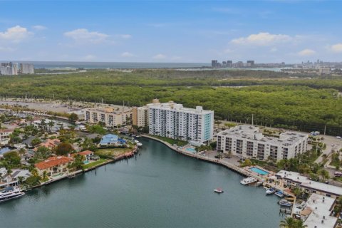 Condominio en venta en North Miami Beach, Florida, 2 dormitorios, 106.37 m2 № 2189955 - foto 29