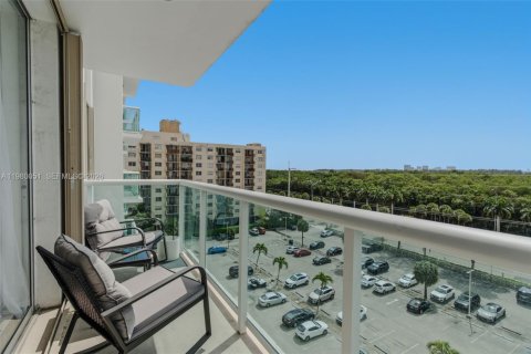 Condominio en venta en North Miami Beach, Florida, 2 dormitorios, 106.37 m2 № 2189955 - foto 18