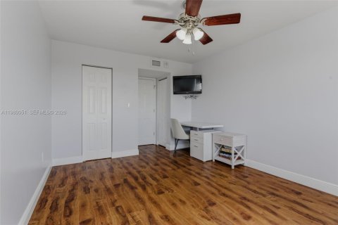 Condominio en venta en North Miami Beach, Florida, 2 dormitorios, 106.37 m2 № 2189955 - foto 21