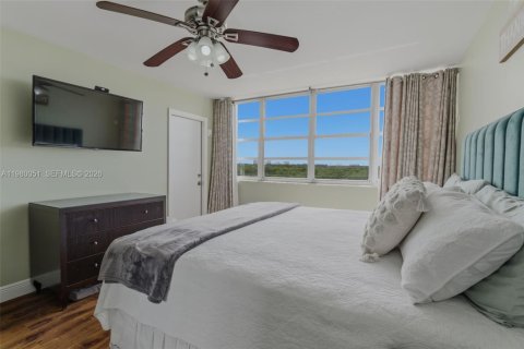 Condominio en venta en North Miami Beach, Florida, 2 dormitorios, 106.37 m2 № 2189955 - foto 15