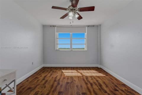 Condominio en venta en North Miami Beach, Florida, 2 dormitorios, 106.37 m2 № 2189955 - foto 22