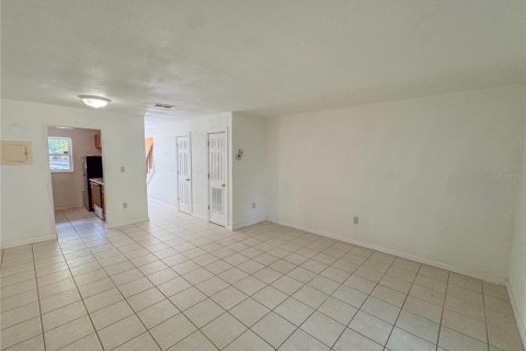 Condo in Gainesville, Florida, 2 bedrooms  № 1637056 - photo 5