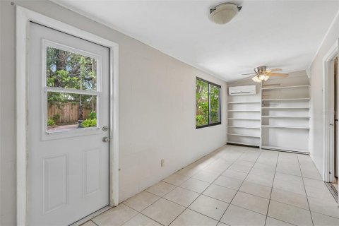 House in Clearwater, Florida 3 bedrooms, 106.28 sq.m. № 2238625 - photo 21