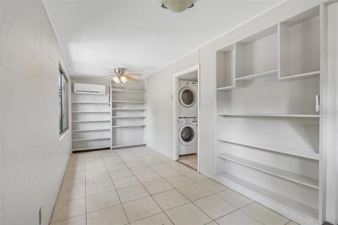 House in Clearwater, Florida 3 bedrooms, 106.28 sq.m. № 2238625 - photo 18