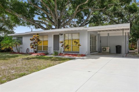 House in Clearwater, Florida 3 bedrooms, 106.28 sq.m. № 2238625 - photo 29