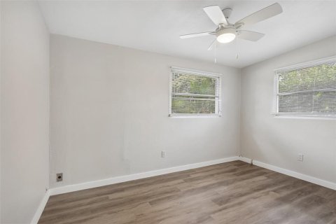 House in Clearwater, Florida 3 bedrooms, 106.28 sq.m. № 2238625 - photo 15