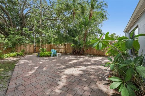 House in Clearwater, Florida 3 bedrooms, 106.28 sq.m. № 2238625 - photo 22